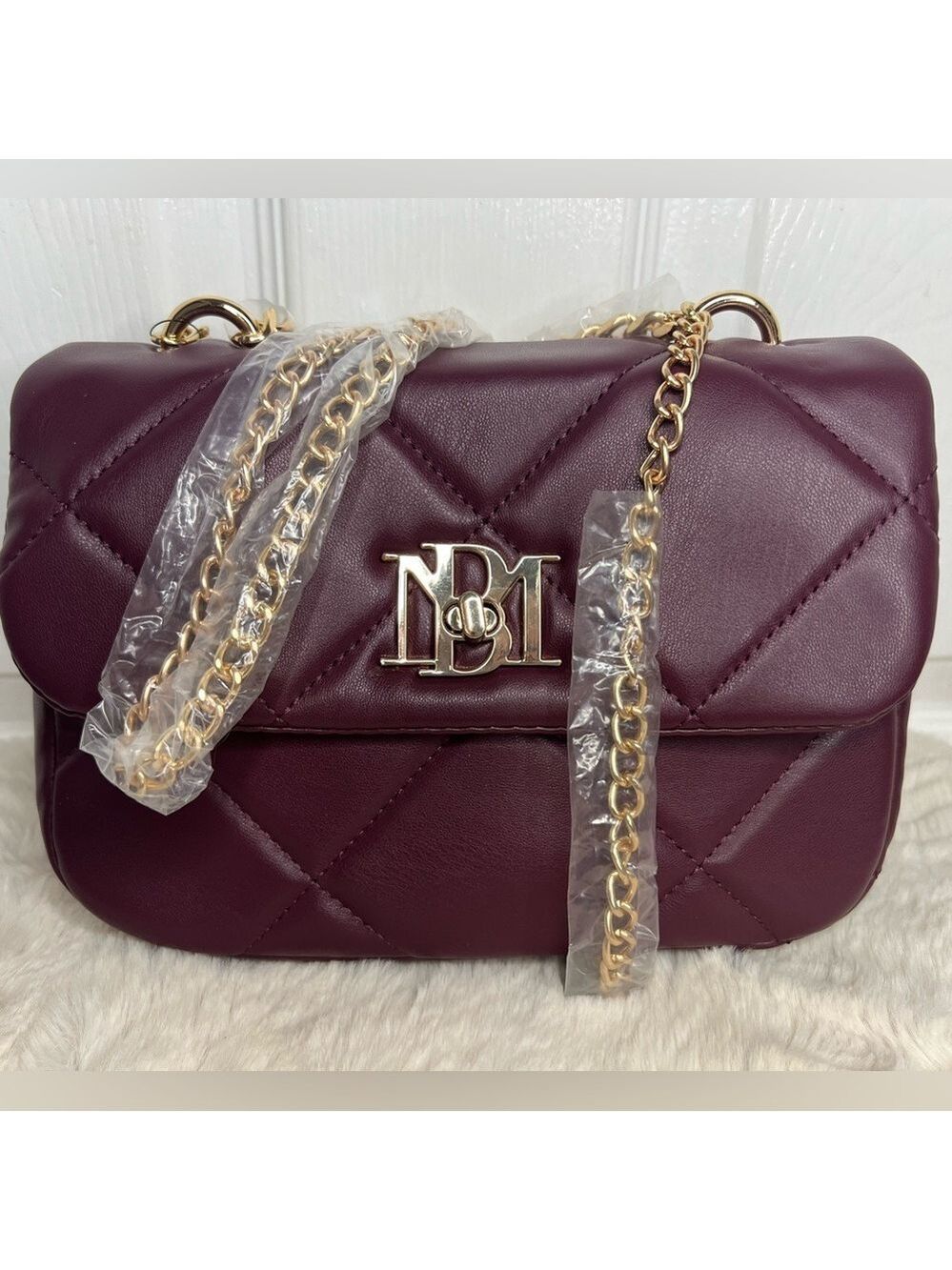 BADGLEY MISCHKA SMALL CHAIN CROSSBODY BAG WITH BIG DIAMOND QUILTING PLUM